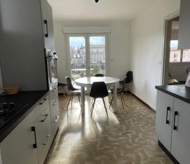 Livron-sur-Drome Casa | Maison dromoise jardin rivière à 5 min
