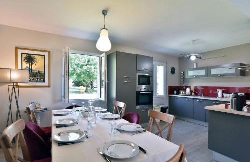 Vains Casa | Maison du Bonheur - Parking - Wifi