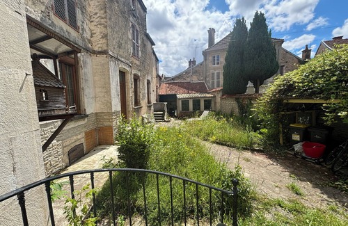 Chatillon-sur-Seine Casa | Maison du Xvieme Siècle, en Plein Coeur du Châtillonais et de la Côte D'or