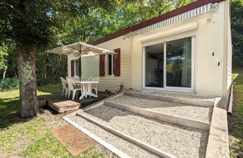 Le Menoux Casa | Maison en Berry avec jardin clos et terrasse - draps et ménage inclus - FR-1-591-408