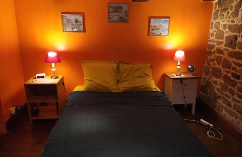 Lanhelin Casa | maison en granit bleue