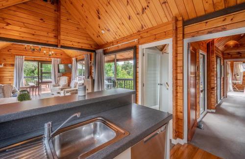 Akaroa Casa | Maison en Noyer - Akaroa Holiday Home