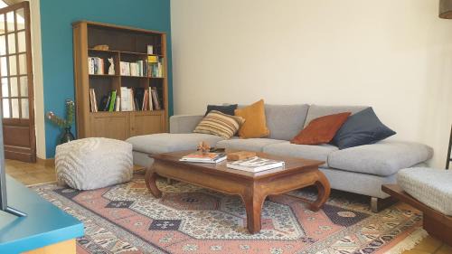 Camblanes-et-Meynac Casa | Maison en pierre avec jardin proche de Bordeaux