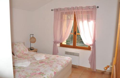 Sillans-la Cascade Apartamento | Maison en pierre indépendante 47m² + stationnement