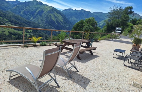 Eaux-Bonnes Casa | Maison Ensoleillée Avec Superbe vue Montagne, au Départ de Randonnées