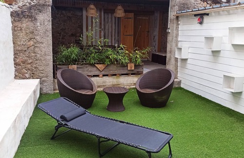 Villeneuve-d'Olmes Casa | Maison Entière Située au Centre de Villeneuve D'olmes