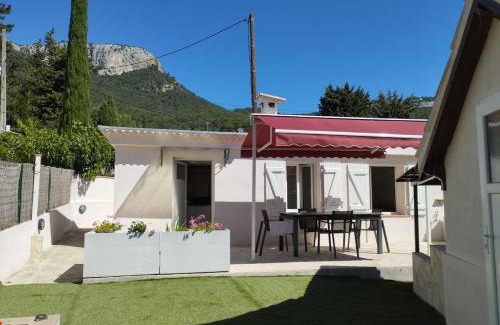 Le Revest-les-Eaux Casa | Maison entre mer et nature