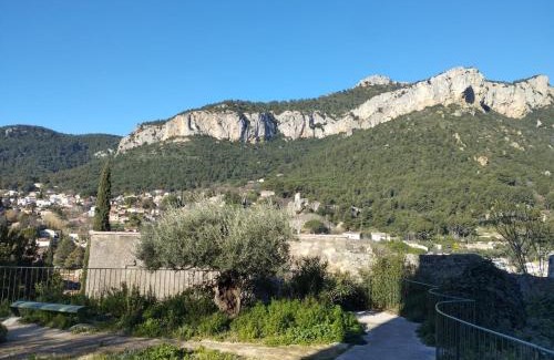 Le Revest-les-Eaux Casa | Maison entre mer et nature