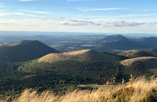 Cournon-dʼAuvergne Casa | Maison et parking privé proche zénith et volcans.