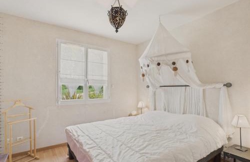 Les Conches Casa | Maison familiale et colorée avec jardin pour 6