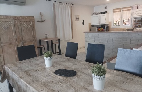 Aureille Casa | Maison Familiale à Piscine Privée Dans les Alpilles à Aureille Village Provençal