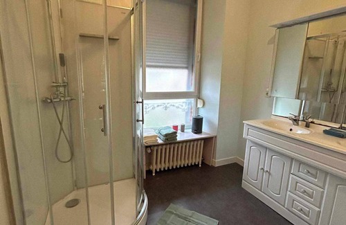 Guingamp Casa | Maison Familiale au Centre de Guingamp Animaux de Compagnies Acceptés