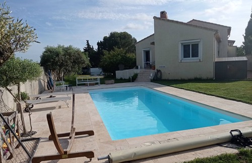 Pelissanne Casa | Maison Familiale Avec Piscine au Cœur de la Provence