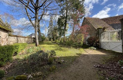 Cerilly Casa | Maison familiale avec jardin, proche forêt de Tronçais et commerces, idéale pour activités et détente - FR-1-489-98