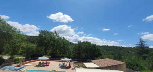 Caseneuve Casa | Maison familiale avec piscine et boulodrome dans le Luberon
