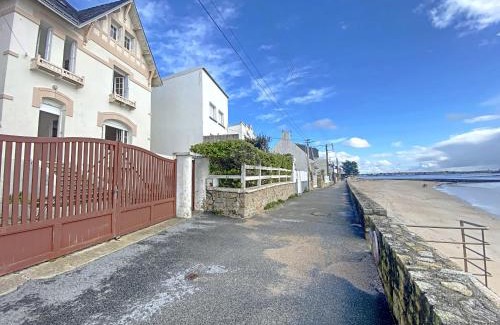 Larmor-Plage Casa | Maison familiale en front de mer à Larmor-Plage - 9 couchages, proche du centre et du casino - FR-1-349-223