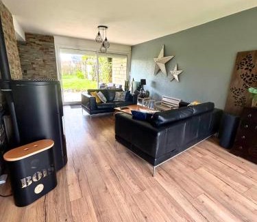 Cambes-en-Plaine Casa | Maison familiale 3 chambres - Jardin clos BBQ linge inclus - Entre Caen & la Mer - Parking - arrivée autonome - professionnels bienvenus