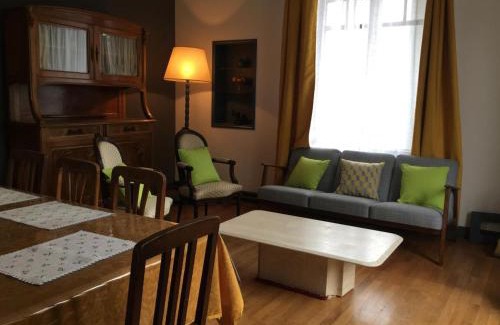 Dhuizon Casa | Maison familiale rénovée, proche châteaux, grand jardin, 5 chambres, équipements inclus, animaux acceptés - FR-1-491-436
