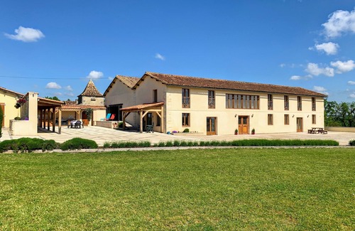 Blanzaguet-Saint-Cybard Casa | Maison 500m2, Piscine Intérieure, Bar, Billard, Grand Jardin