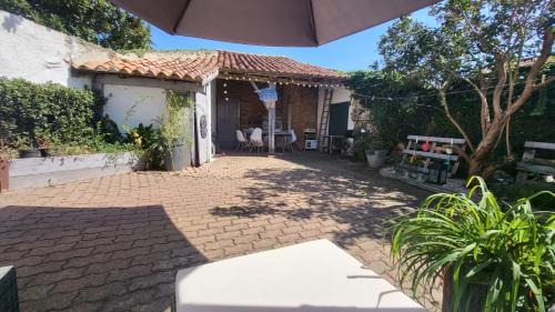 Moutiers-les-Mauxfaits Casa | Maison 3 chambres, bourg de Moutiers
