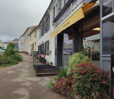 Moutiers-les-Mauxfaits Casa | Maison 3 chambres, bourg de Moutiers