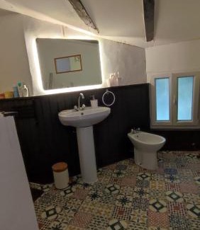 Moutiers-les-Mauxfaits Casa | Maison 3 chambres, bourg de Moutiers