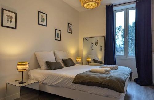 Saint-Yrieix-sur-Charente Casa | Maison spacieuse avec terrasse, proche CNDBI, idéale pour familles et événements, animaux acceptés. - FR-1-653-249
