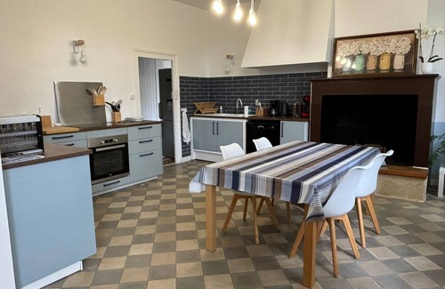 Villefranche-de-Lonchat Casa | Maison de Campagne au Cœur des Vignes: se Retrouver en Famille ou Entre Amis !