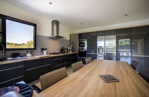 Uchaux Casa | Maison Haut Standing Avec Piscine et Grands Espaces