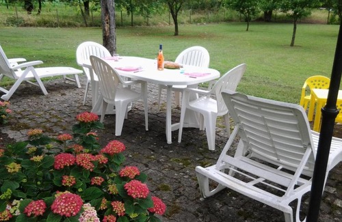 Bransat Casa | Maison Indépendante avec Grand Jardin et Cheminée, Proche Saint Pourçain - Confort et Tranquillité - FR-1-489-38