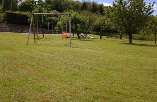 Bransat Casa | Maison Indépendante avec Grand Jardin et Cheminée, Proche Saint Pourçain - Confort et Tranquillité - FR-1-489-38