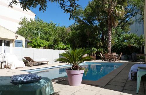 Vielle-Chapelle Villa | Maison jardin grande piscine , sortie bateau possible