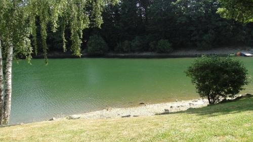Arvieu Casa | Maison Lac de Pareloup -LES PIEDS DANS L'EAU-