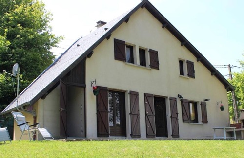 Arvieu Casa | Maison Lac de Pareloup, "LOS PIES EN EL AGUA"