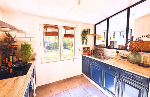Fives Casa | Maison Langevin 2-Bedroom House with Cozy Garden & Patio