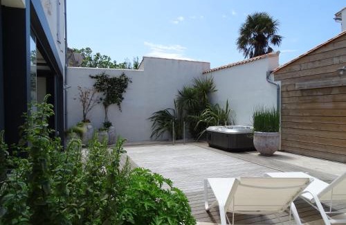 Saint-Martin-de-Re Casa | Maison Le Clos Neraud avec piscine et SPA