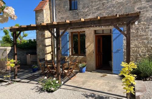 Magny-Lambert Casa | Maison les Bleuets - Hot tub