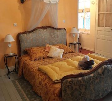 Saint-Sauveur-en-Puisaye Cama Y Desayuno | Maison Marthe B & B