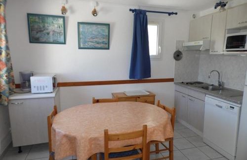 Marseillan Plage Casa | Maison mitoyenne duplex avec terrasse, garage et parking, proche plage, équipée pour 4 à 6 personnes - FR-1-326-385