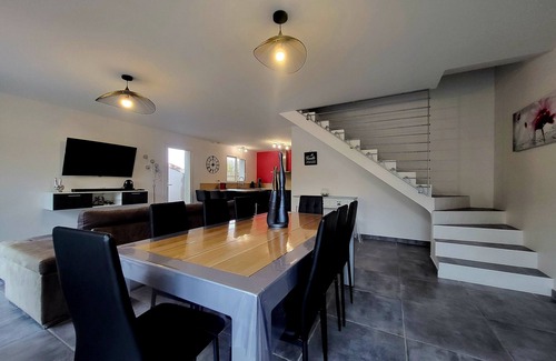 Monteux Casa | Maison Moderne Climatisée 8 Personnes Avec Piscine