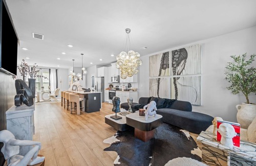 Church Street Casa | Maison Musée Atlanta – Upscale Comfort Just Steps from the City & Airport”