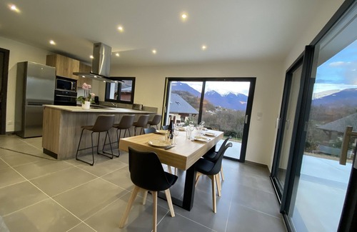 Mercury Casa | Maison Neuve Entre Lacs et Montagne, Idéal Pour Découvrir le Pays Savoyard !