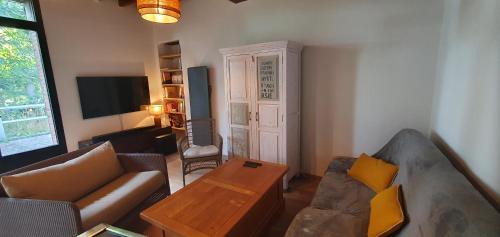 Rugles Casa | Maison Normande au bord de rivière avec spa et sauna