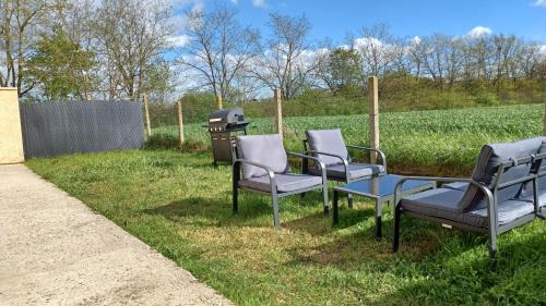 Saint-Seurin-sur-l'Isle Casa | Maison " Pac-Man" climatisée - entre collègues, amis, famille - barbecue - Netflix - Prime - Baby foot 50cts