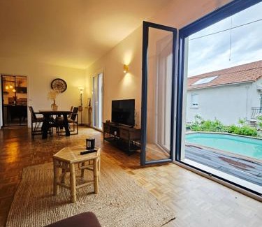 Angouleme Apartamento | Maison paisible proche centre avec piscine