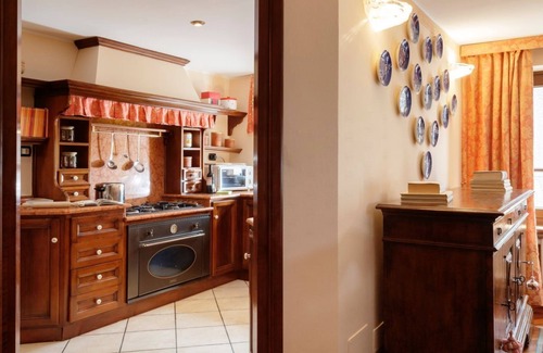 Valtournenche Apartamento | Maison Paquier in the downtown heart:Jacuzzi, balcony, ski bus close to door
