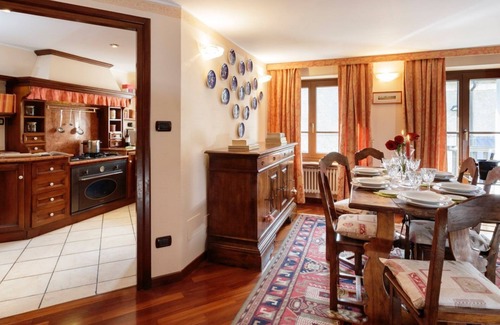 Valtournenche Apartamento | Maison Paquier in the downtown heart:Jacuzzi, balcony, ski bus close to door