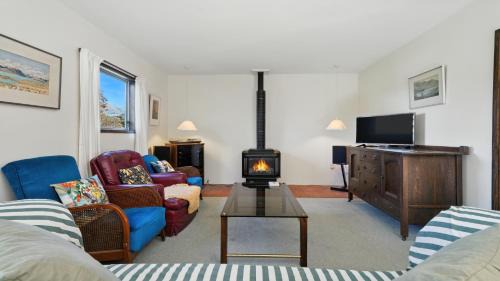 Duvauchelle Casa | Maison Pierre Rouge - Duvauchelle Holiday Home