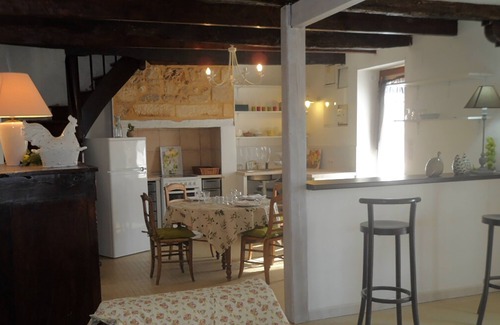 Les Eyzies Casa | Maison Pittoresque Dans Petite rue au Calme Sous les Rochers