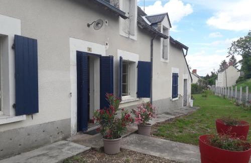 Lucay-le-Male Casa | Maison plain pied, 2 chambres, longère typique , fraiche, dans bourg avec tous commerces